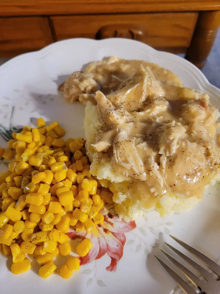 SLOW COOKER CHICKEN BREASTS WITH GRAVY