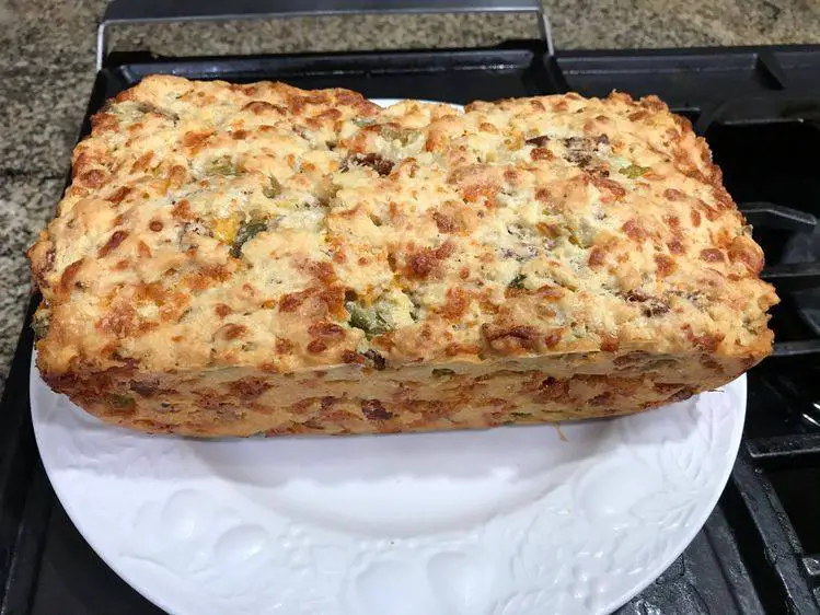 BEER BREAD WITH CHEDDAR