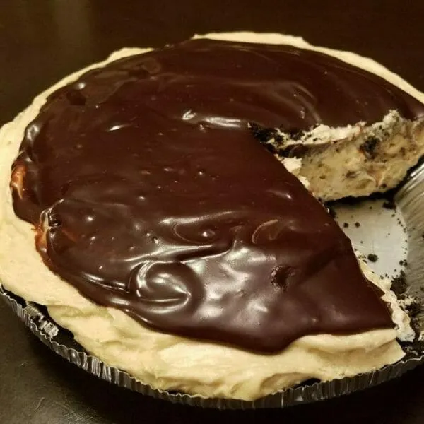 GIANT REESE’S PEANUT BUTTER CUP