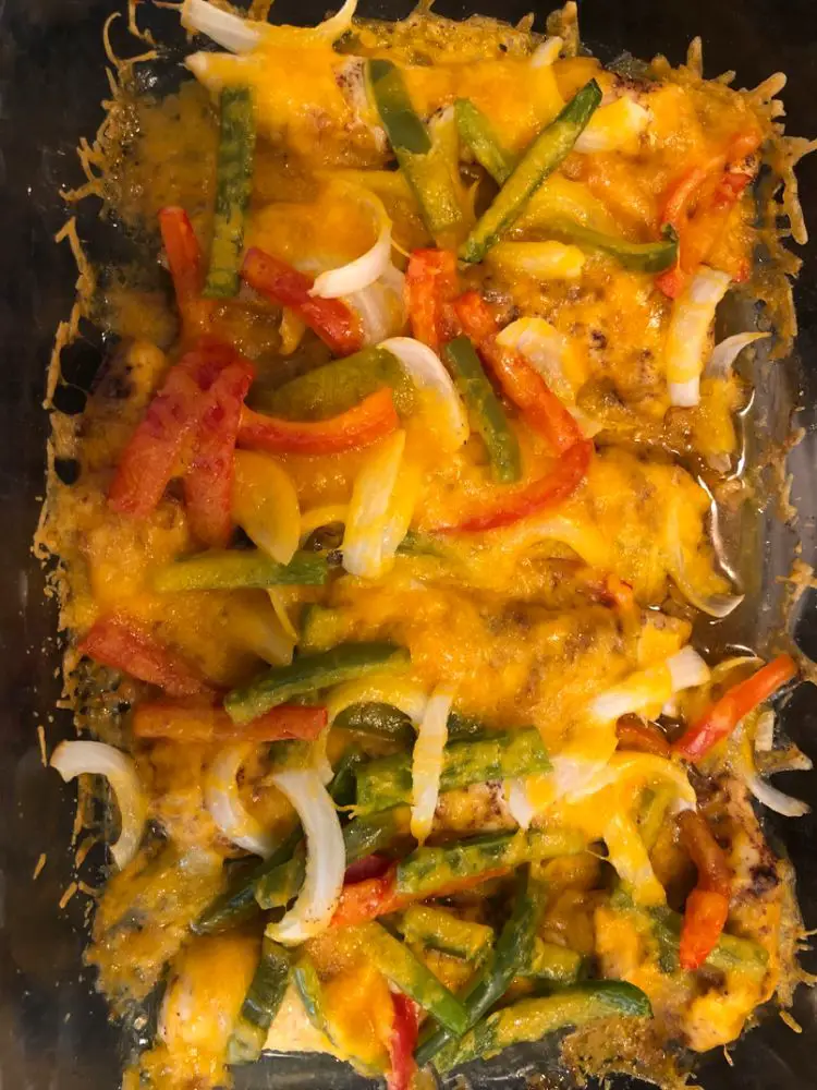 HEALTHY CHICKEN FAJITA CASSEROLE – A CHEESY, FLAVORFUL AND NUTRITIOUS MEAL!