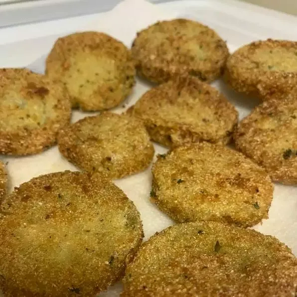 BEST FRIED GREEN TOMATOES