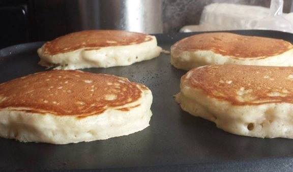 THE BEST HOME MADE PANCAKES