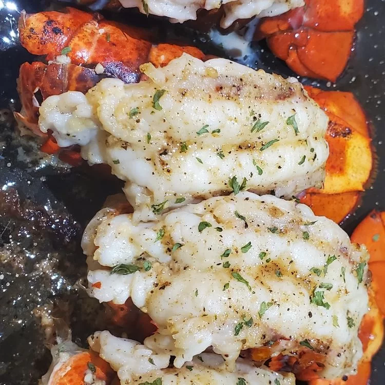 BROILED LOBSTER TAILS WITH LEMON BUTTE