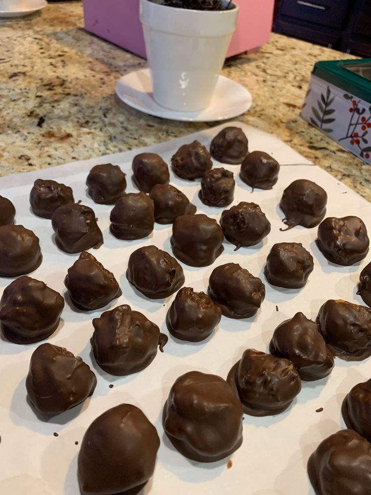 PEANUT BUTTER BALLS AKA BUCKEYE BALLS