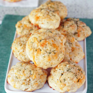 Homemade Red Lobster Cheddar Biscuits