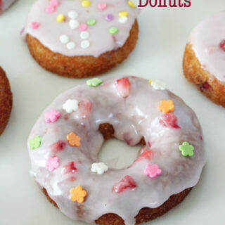 BAKED STRAWBERRY DONUTS