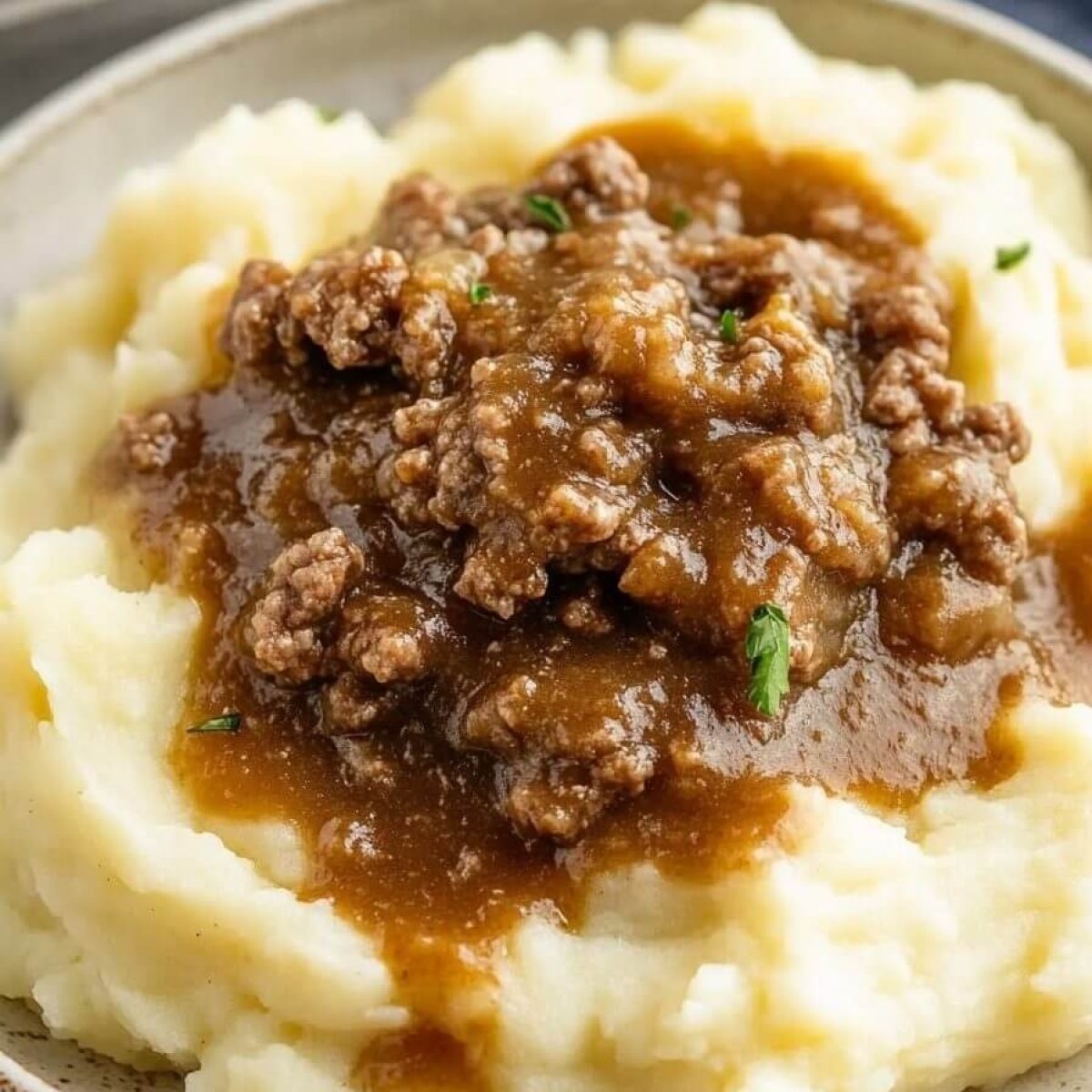Ground Beef and Gravy Over Mashed Potatoes