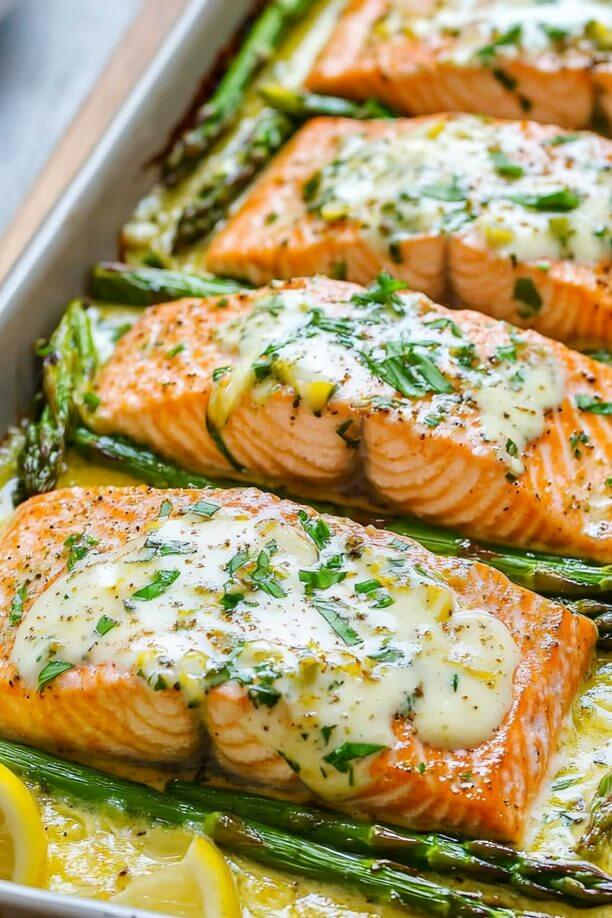 Baked Salmon with Asparagus, Lemon, Garlic and Butter Sauce