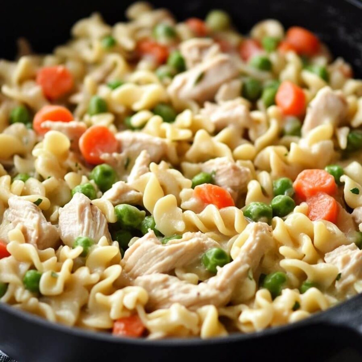 Chicken Pot Pie Noodle Skillet