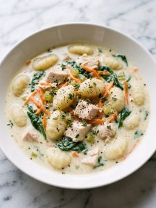 Copycat Olive Garden Chicken and Gnocchi Soup