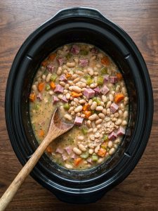 Step 5: Some beans have been mashed into the broth, making the finished ham and beans creamy.